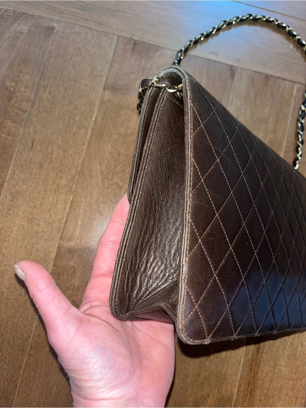 CHANEL Quilted Shoulder Bag in Dark Brown Leather with Gold Hardware - Picture 6 of 13